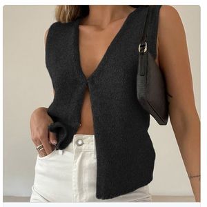 Leisure Hook-and-Eye Vest